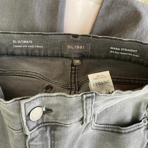 DL1961 Mara Straight Jeans Size 28 Overcast Raw Gray Mid Rise Instasculpt Crop - Picture 12 of 16